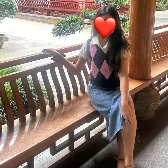 Black & pink checked Knit Vest - Picture 2 of 2